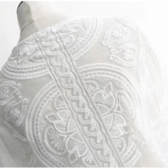 SOLD OUT White Bohemian Scalloped Embriodered Duster Kimono - Picture 7 of 8